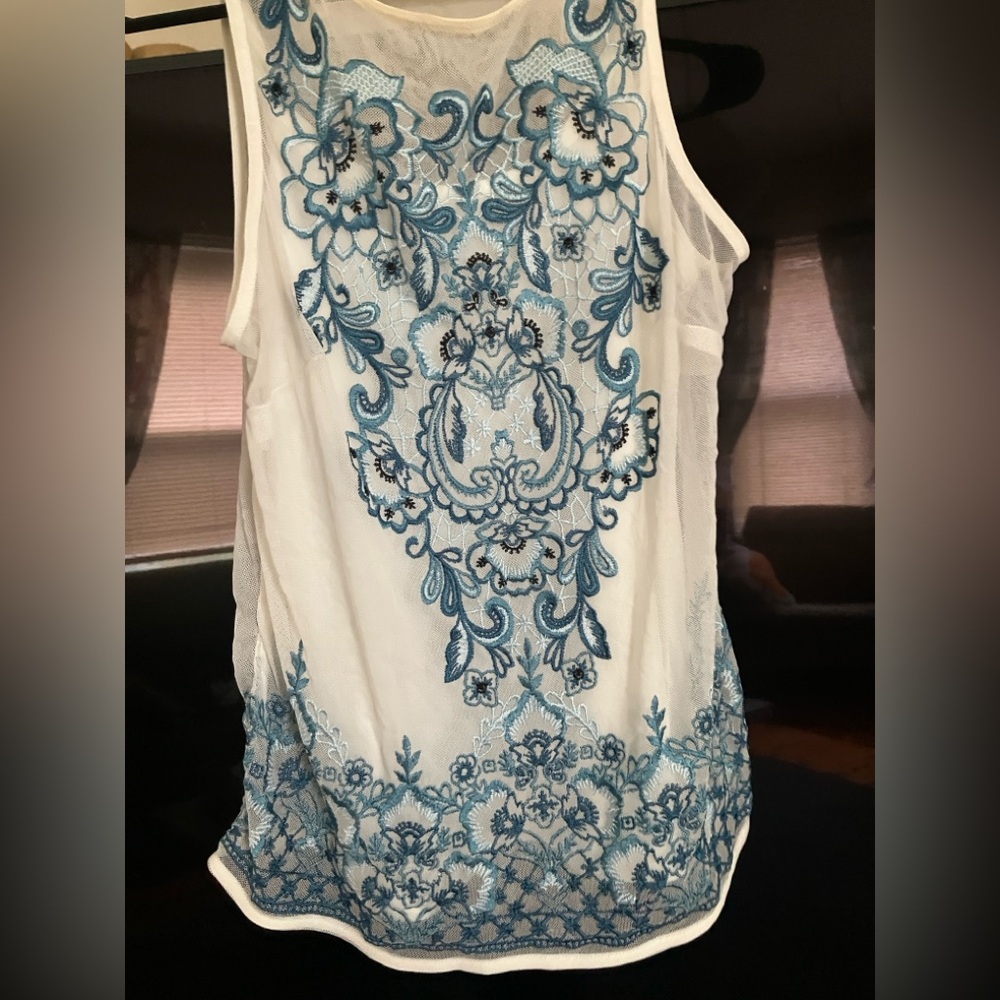 WHBM embroidered sheer shell - Picture 2 of 6